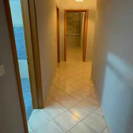 Dioras Apartment. ティラナ